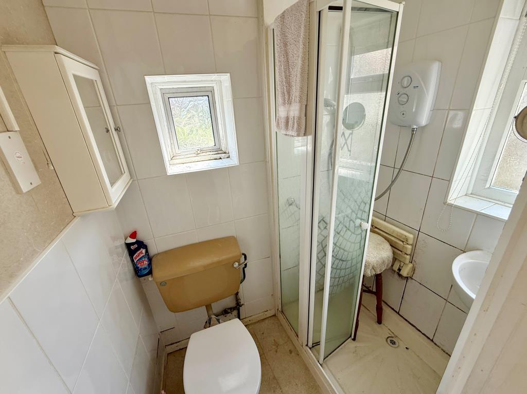 Lot: 47 - THREE-BEDROOM HOUSE FOR IMPROVEMENT - Ground floor shower room with W.C.